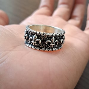 Antiqued Sterling Silver Fleur de Lis Ring - Size 11