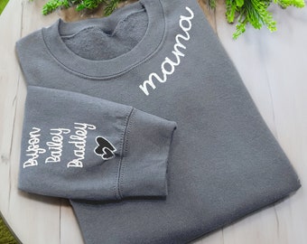 Custom Embroidered Mama Sweatshirt with Kids Name on Sleeve, Minimalist Momma Sweater, Personalized Mom Sweatshirt, Mothers Day Gift for Mom