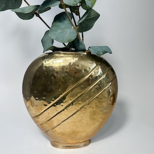 Vaso in ottone vintage, design retrò Art Deco