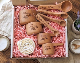 Personalized Mom giftbox of measuring cups and spoons from daughter, Baking cooking gift