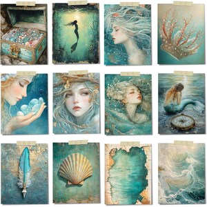 Op de afbeelding: Een verzameling van twaalf kunstprints met zeemeermin- en oceaanthema's. De prints tonen zeemeerminnen, schelpen, schatkisten en koraankronen in tinten blauw, blauwgroen en goud. Elke print is met tape op een getextureerde achtergrond bevestigd.