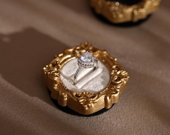 Vintage Style Engagement Gold Diamond Ring Holder Jewelry Display