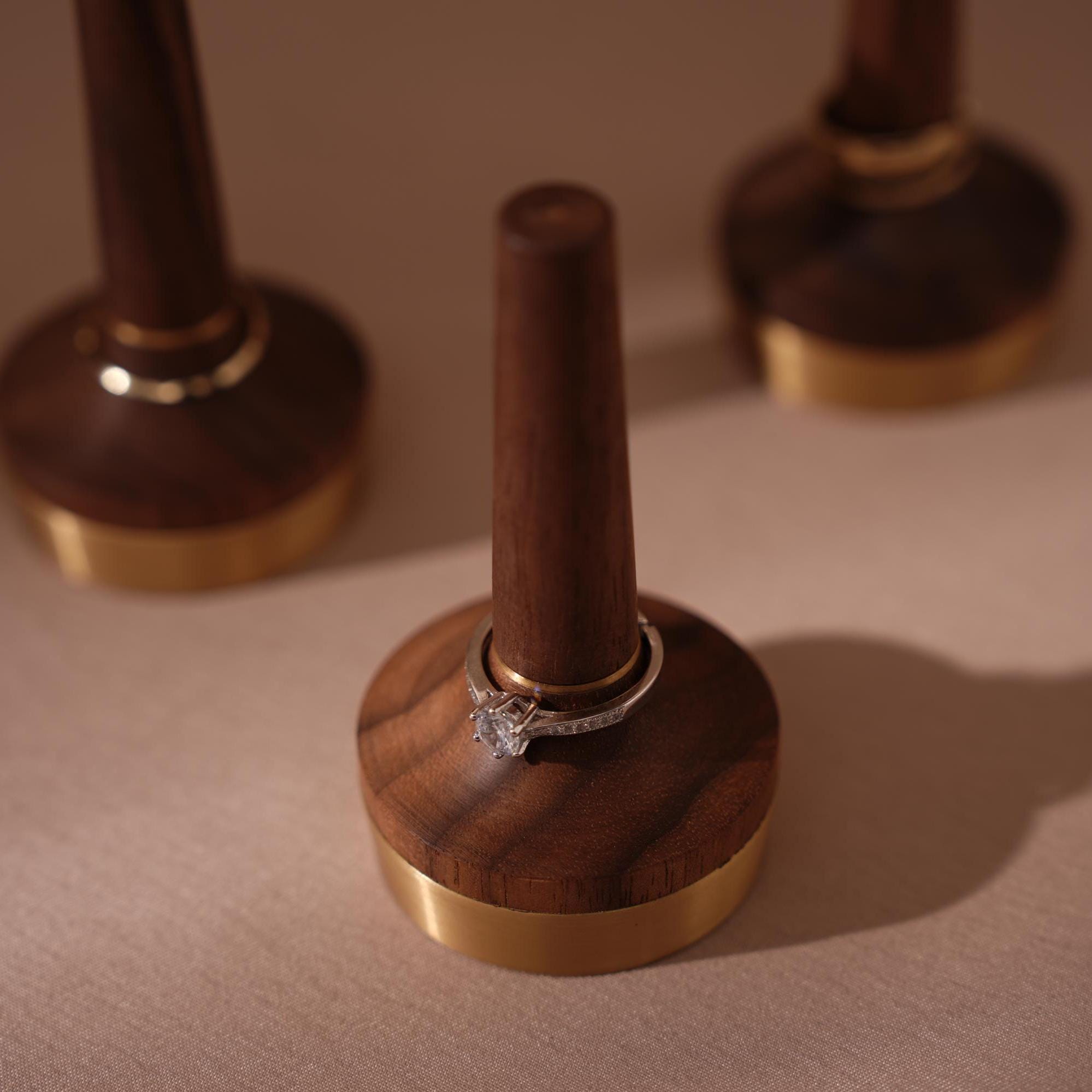 KEDILAKE Wooden Ring Holder – Walnut & Brass Jewelry Stand For Nightstand, Wedding & Anniversary Gift