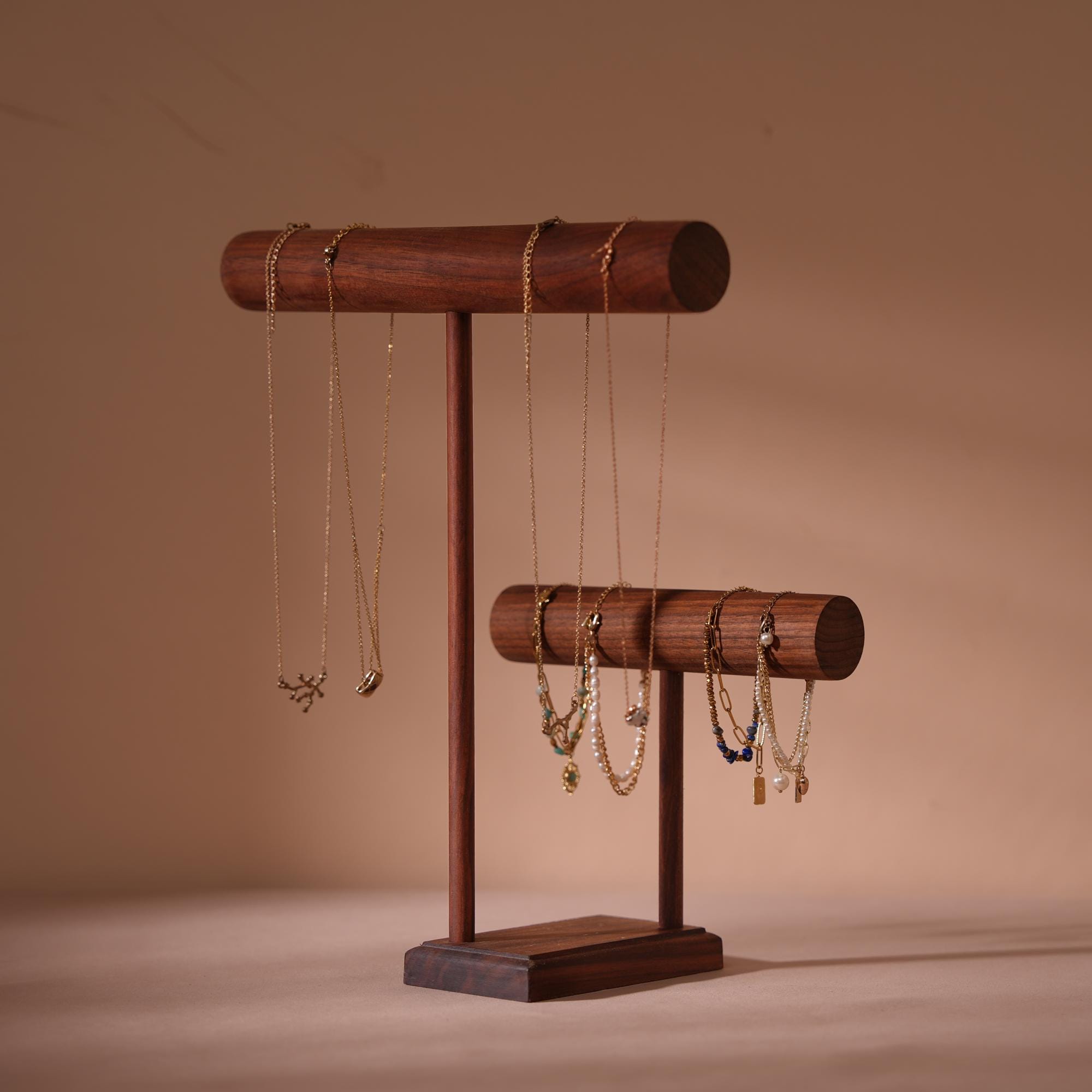 エレガントなウォールナットウォッチホルダー 回転式 2段ブレスレット