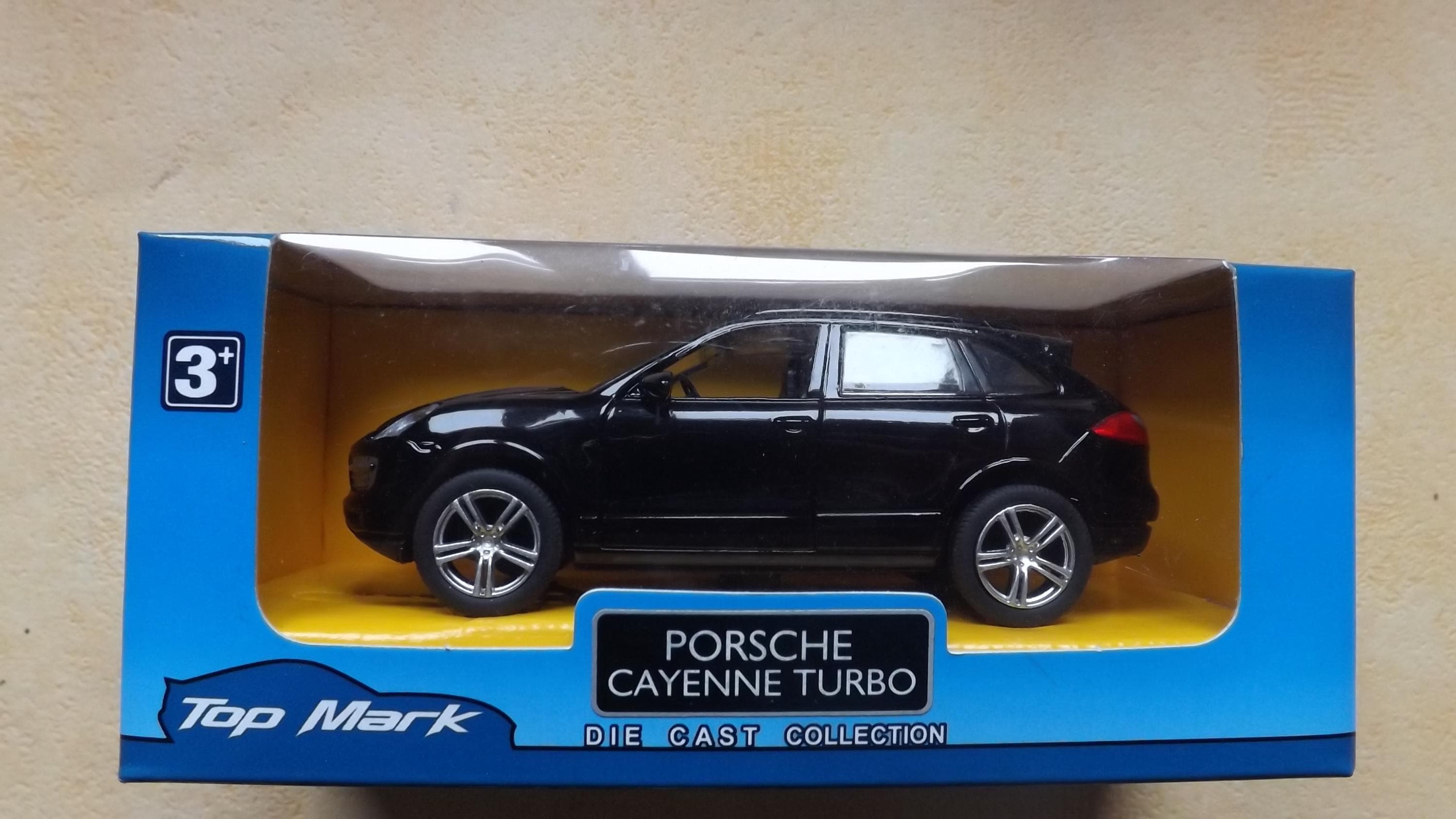 Porsche Cayenne Turbo 1/18 Noire – Motormax, Modèle Diecast Avec Défaut Pare-brise