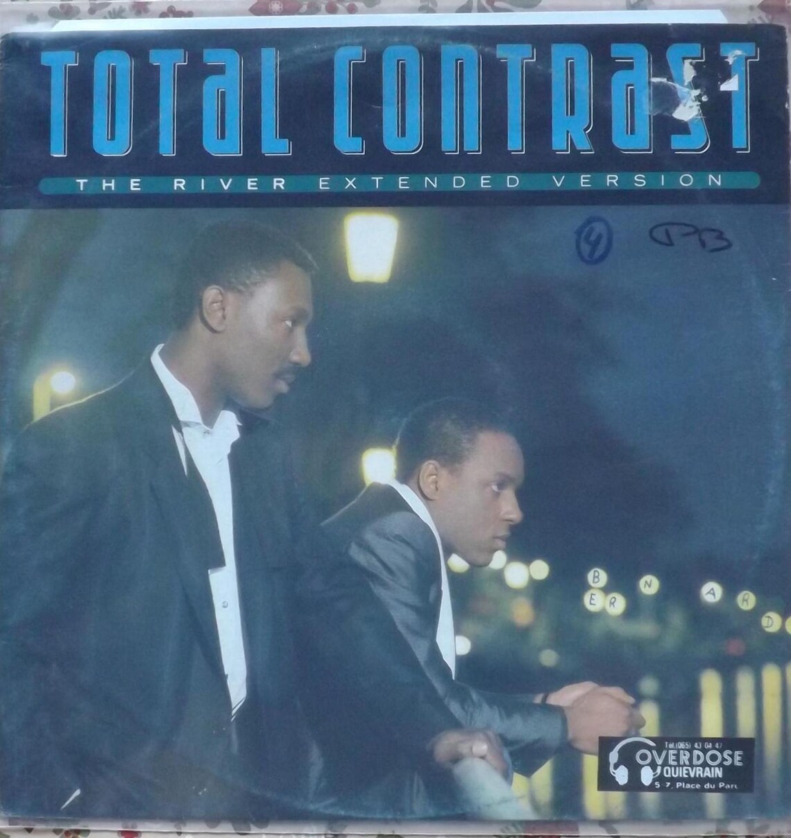 MAXI 45t. 12".   TOTAL CONTRAST.   The River Extended Version.   1986.  (Disco) ., foto 1 de 4