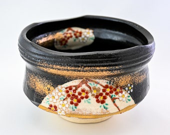 Japanese Hand Painted Matcha Chawan Tea Bowl Black Oribe Glaze YOZAKURA Cherry Blossoms Red Gold Tea Ceremony Pottery Seto ware Setoyaki