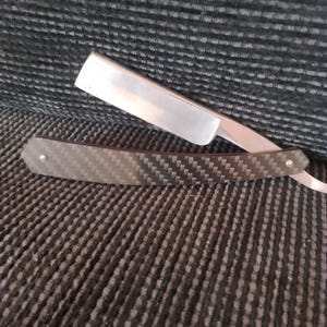 Carbon fibre Straight Razor Microtome