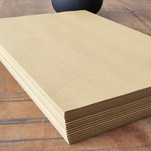 Carta kraft da 80 g, bellissima carta natron riciclata, carta naturale marrone con rigatura ottica, perfetta per laser DryInk + calligrafia, dimensioni fino a DIN A3+.