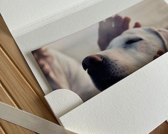 Aangepast 12x17 - 20 x 30 cm 5 maten luxe envelop map fotodoos Yuma fotomap klassiek geribbeld premium karton 5 kleuren + satijnen lint
