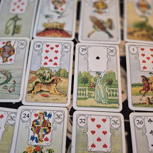 Descubre tu energía mensual: Lectura de cartas exclusiva para un inicio de mes perfecto