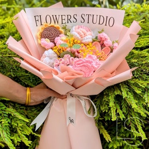 Häkelblumenstrauß, Häkelblumen, Hochzeitsstrauß, Blumenarrangement Valentinstag, Muttertag, Abschlussgeschenke, Häkellilien