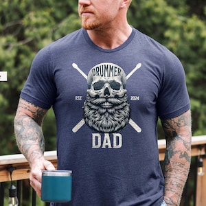 Personalisierte Schlagzeuger Dad T-shirt Trommeln T-Shirt Geschenk für Mann Geschenke für Schlagzeuger Drumsticks Shirt Rockband Shirt Metal tee Benutzerdefinierte Schädel