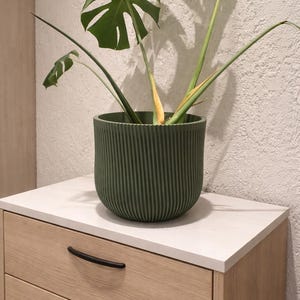 Barhöft flower pot - twisted style - stylish, waterproof, modern planter