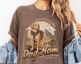 Camiseta de mamá perruna aventurera, camiseta retro de Golden Retriever con el lema «Siempre explorando juntos», regalo para dueños de perros excursionistas de Comfort Colors