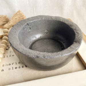 Handmade Black Cement Bowl: Minimalist Desk Organizer (4 3/4&quot;)