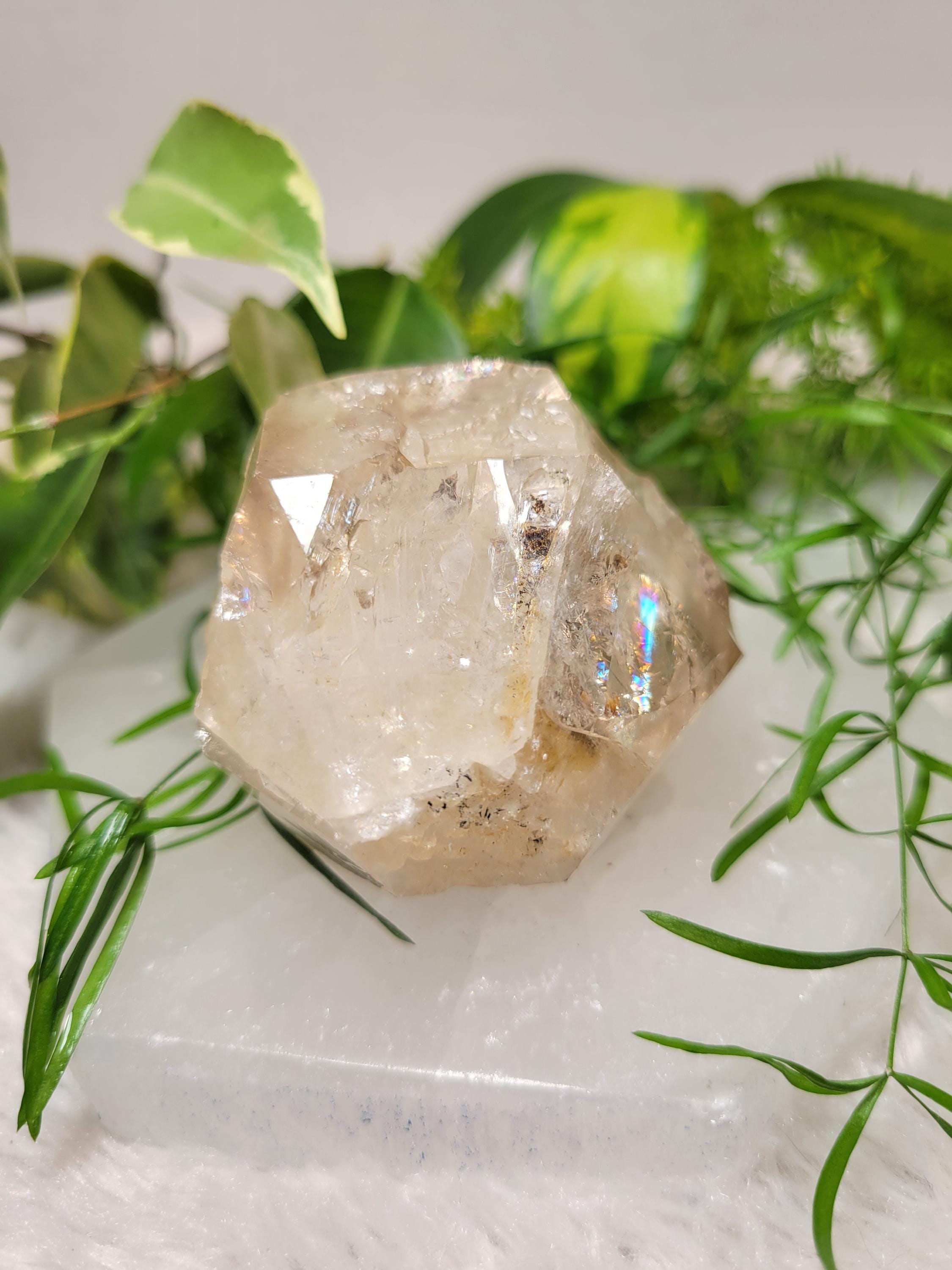 特大ハーキマーダイヤモンド原石; 2.6インチ、レインボー＆ガーデン