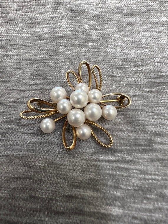 Mikimoto 14k pearl pin