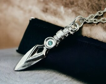 Chic Jett Blade Charm, Amuleto de jugador unisex, Baratija de juego de moda, Inspirado en Valorant, Medallón de cuchillo vanguardista, Regalo único para los jugadores y ella