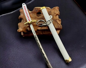 Compact Zoro Katana Keychain - Anime Sword Carabiner, Samurai Key Ring, Cosplay Accessory, Unique Gift for Otaku, Scabbard Key Fob