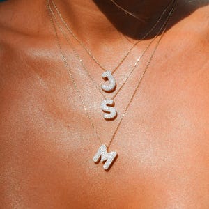 Silber Pave Diamant Blase Brief Halskette, Blase Brief Anhänger, personalisierte Halskette Geschenk, Ballon Halskette, 14k Gold 3D Buchstabe Halskette
