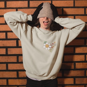 Floral Sweatshirt, Crewneck Sweatshirt, Floral Sweatshirt for women, Trendy Smile Face Sweatshirt, Smile Face Hoodie, Fall Sweater