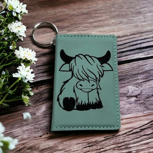 Bonita billetera de vaca de las tierras altas, billetera con llavero personalizada, porta identificación minimalista, billetera y llavero de cuero vegano personalizados, regalos de vaca de las tierras altas