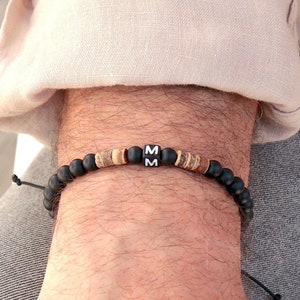 Pulsera de cuentas de letras personalizable para hombre en cordón negro, pulsera surfista con cuentas de madera y ónix, regalos para él
