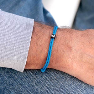 Pulsera inicial personalizable y cordón liso, pulsera ajustable color a elegir para hombre o mujer, regalos para ella o para él