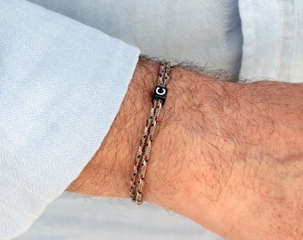 Personalisierbares Buchstabenarmband im Surf-Boho-Stil, verstellbares Freundschaftsarmband mit Kordel in 45 Farben zur Auswahl, Geschenkidee für sie oder ihn