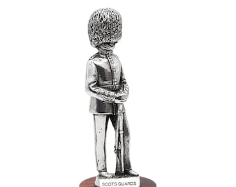 Scots Guard Figurine - Pipercraft Scottish Made Pewter and Wood Figurine - London Guard