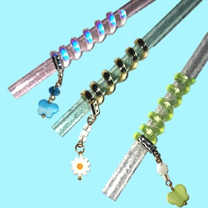 3pck Straw Charm Ziggle Charms Spring Bangle Set 2 include 3 cannucce riutilizzabili (glitter multicolore 9"), collezione Dress Up Your Cup di BeNe