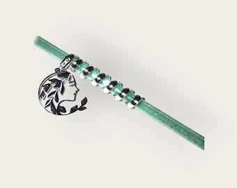Foliage Face Ziggle Charm: Green Glitter Straw Accessory