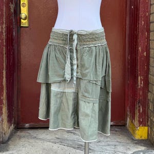 Marithe Francois Girbaud Olivfarbener Stufenrock — Armee Grün, Boho Rock, Patchwork — Größe M/L