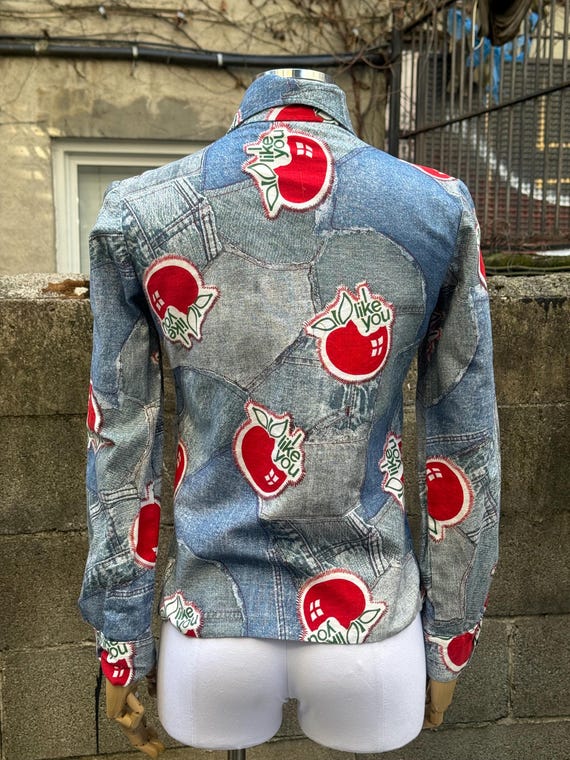 1970s Vintage Denim Shirt: Apple Graphic Patchwor… - image 6