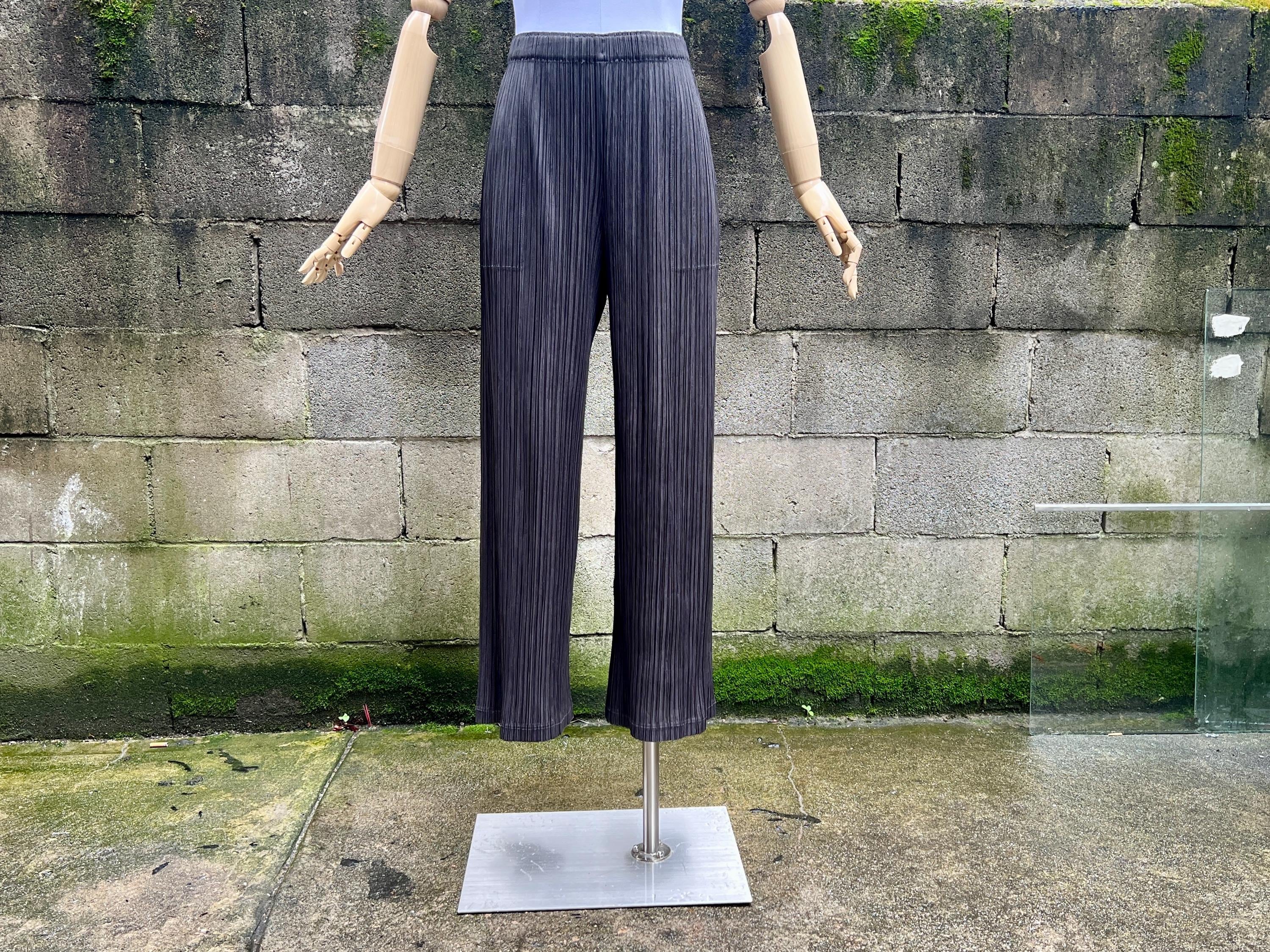 ISSEY MIYAKE イッセイ ミヤケ 変形デザイン パンツ PLEATS PLEASE ISSEY MIYAKE - 希少✨ プリーツプリーズ 変形