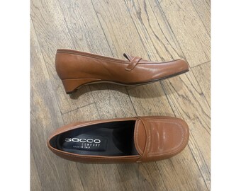 Vintage Sacco Caramel Brown Leather Slip On Loafer/ Flats— Size 39