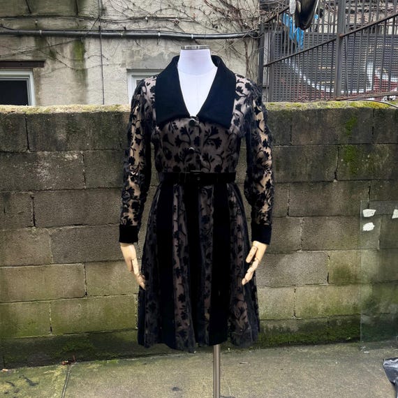 1980s Givenchy Couture Velvet Dress: Size S
