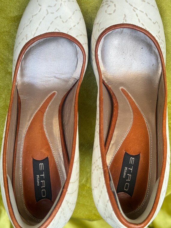 90s Vintage Etro Embossed Leather Heels - Italian… - image 4