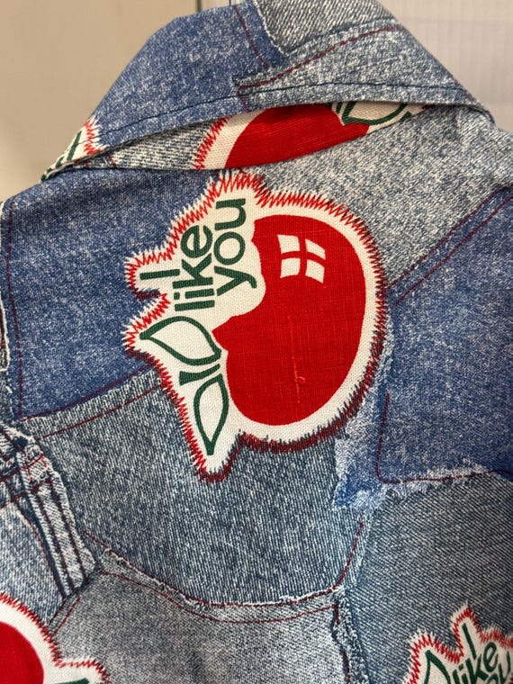 1970s Vintage Denim Shirt: Apple Graphic Patchwor… - image 4