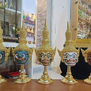Vesuwan Tao Wesuwan Model Guardian Mask Handprint Souvenir Thai