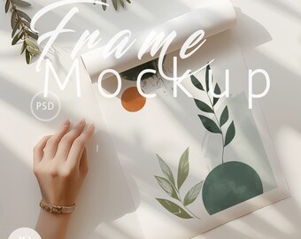 Maqueta de póster con persona / Maqueta de rollo de póster / Maqueta de un tubo de póster con persona / Maqueta de detalle de primer plano / Maqueta PSD Photoshop Photopea Canva / 96