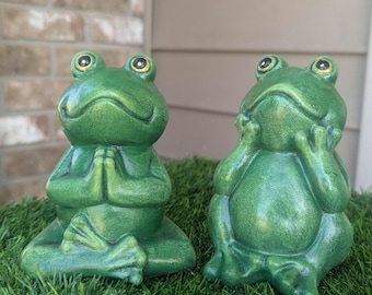 Set of Two Concrete Frog Statues Patio Garden Pool Frog Sculptures Toad Tabletop Figurines Animal Lover Housewarming Gift Meditating Frog