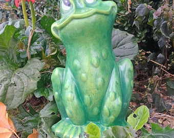 Painted Concrete Garden Frog Statue Cement Animal Statuary Indoor Outdoor Green Frog Art Housewarming Toad Figurine Unique Housewarming Gift