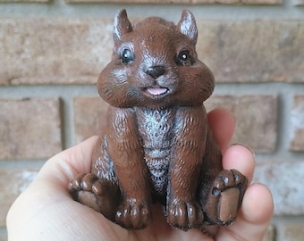 Small Painted Concrete Squirrel Statue Cement Animal Statue Stone Garden Animal Figurine Lawn Ornament Indoor Outdoor Concrete Statue