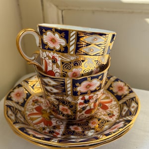 A Beautiful Pair of Rare Royal Crown Derby teacups and saucers in the Imari Pattern, 1920s vintage
