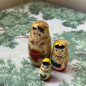 Wunderschöne russische Matrjoschka-Puppen im Vintage-Stil, handgefertigt, fürs Kinderzimmer