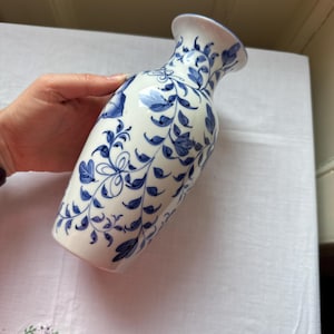Vintage Chinoiserie Blue & White Porcelain Vase, Ceramic Elegant Vase, Blue and White