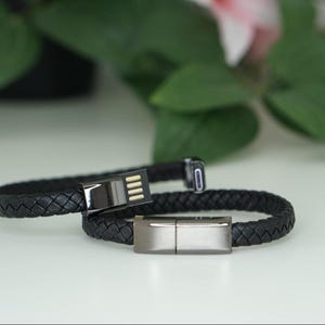 Oplaadkabel armband voor heren | 2-in-1 armband en telefoonoplader Cadeau voor broer/vriend/echtgenoot Uniek cadeau voor verjaardagen en meer