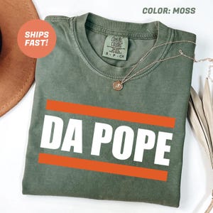 Da Pope Sports Humor Shirt, Chicago Bears Football Funny Unisex Heavy Cotton Tee, Men&#39;s Women&#39;s T-Shirt, Humorous Tee, Gift for Sports